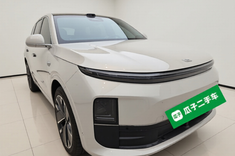 理想汽车 理想L6 2025款 Max 智能焕新版车身外观3