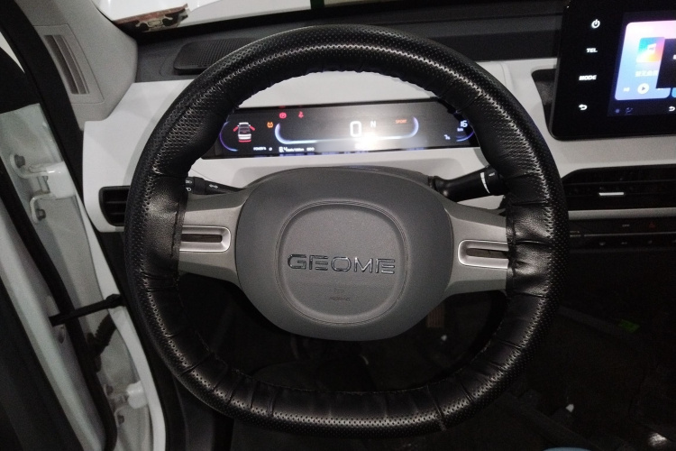 吉利银河 2024款 熊猫mini 200km 耐力熊中控内饰13