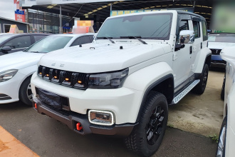 北京BJ40 2023款 2.0D 自动四驱刀锋英雄版侠客型（前后电控锁）