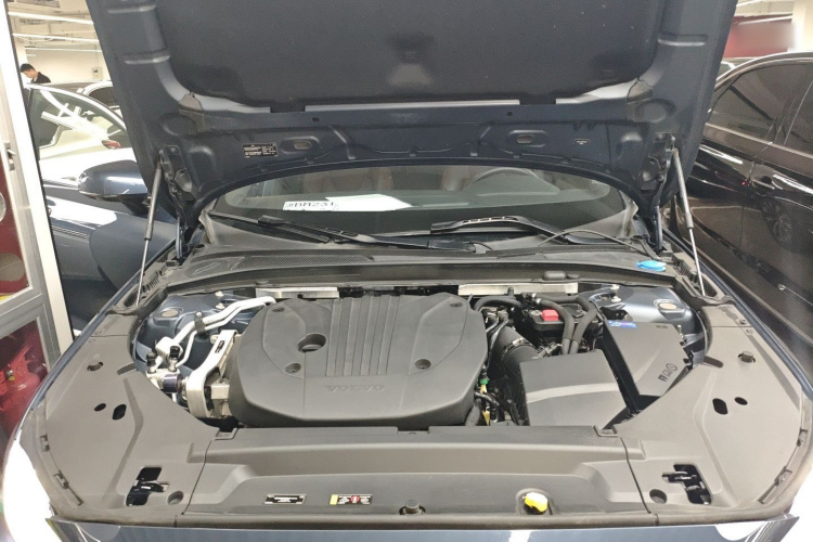 沃尔沃S90 2022款 B5 智远豪华版机舱底盘24