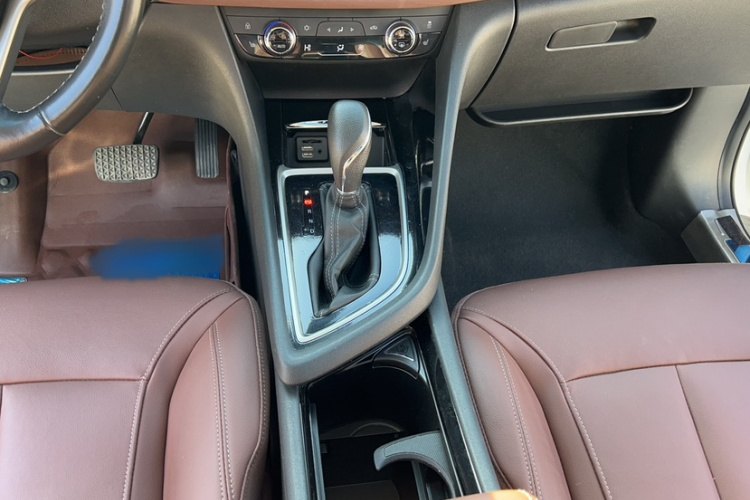 别克GL6 2019款 18T 6座互联豪华型 国V局部细节18