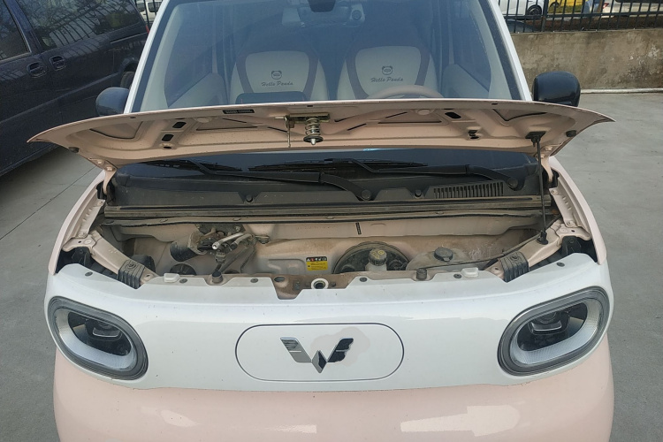 五菱汽车 宏光MINIEV 2024款 第三代 215km 进阶版机舱底盘24