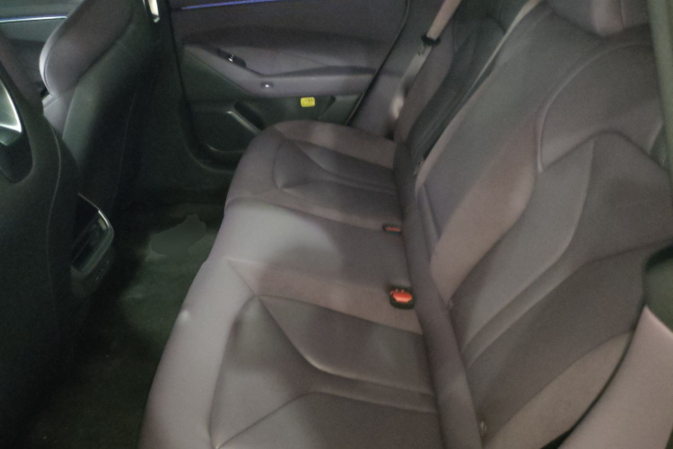 小鹏P7 2025款 702 长续航 Ultra中控内饰21