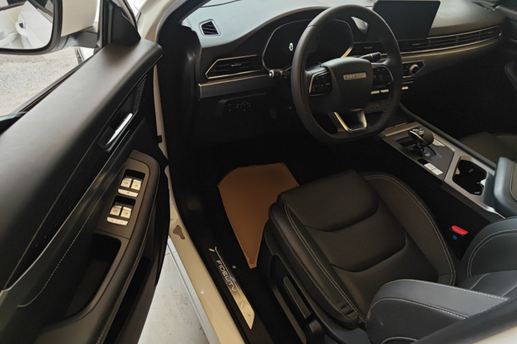 东南DX8S 2022款 1.5T DCT酋长版 5座中控内饰7003