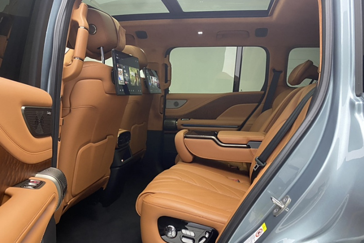 仰望U8 2023款 豪华版中控内饰7003