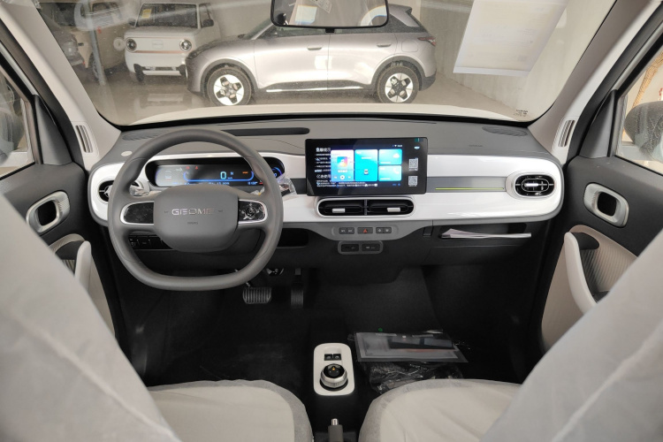 吉利银河 熊猫 2025款 210km 元气熊中控内饰12