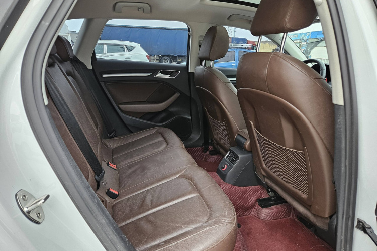 奥迪A3 2016款 Sportback 35 TFSI 风尚型中控内饰7003