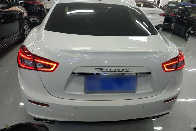 玛莎拉蒂 Ghibli 2014款 3.0T 标准版车身外观6