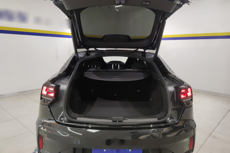 领克05 2022款 2.0TD 四驱劲Halo机舱底盘23