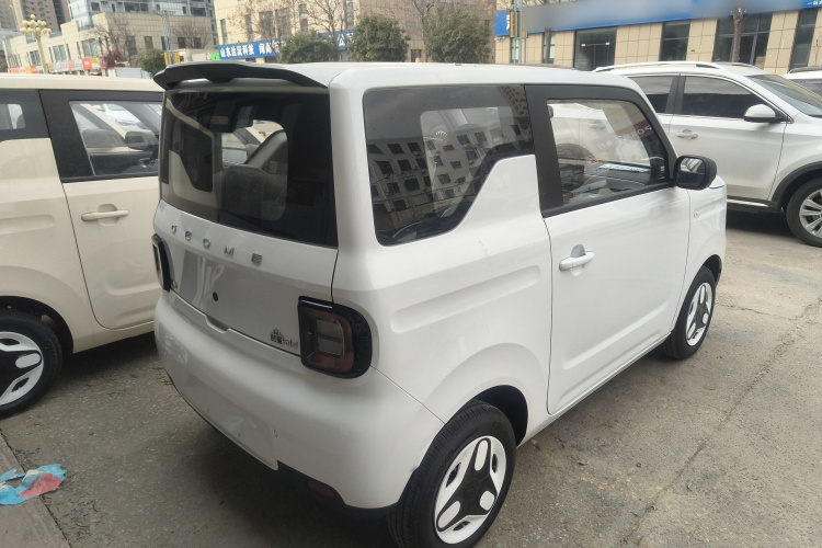 吉利银河 熊猫 2025款 210km 元气熊车身外观7