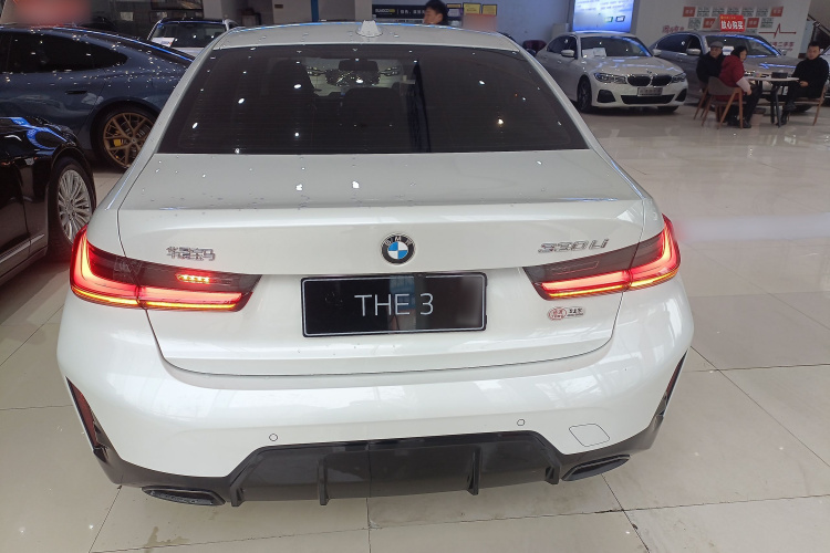 宝马3系 2025款 330Li M运动曜夜套装车身外观6