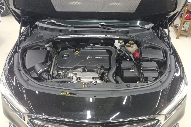 别克 君越 2022款 552T 豪华型机舱底盘24