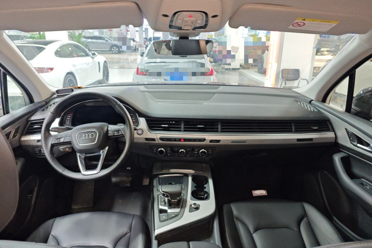 奥迪Q7 2019款 45 TFSI 舒适型中控内饰12