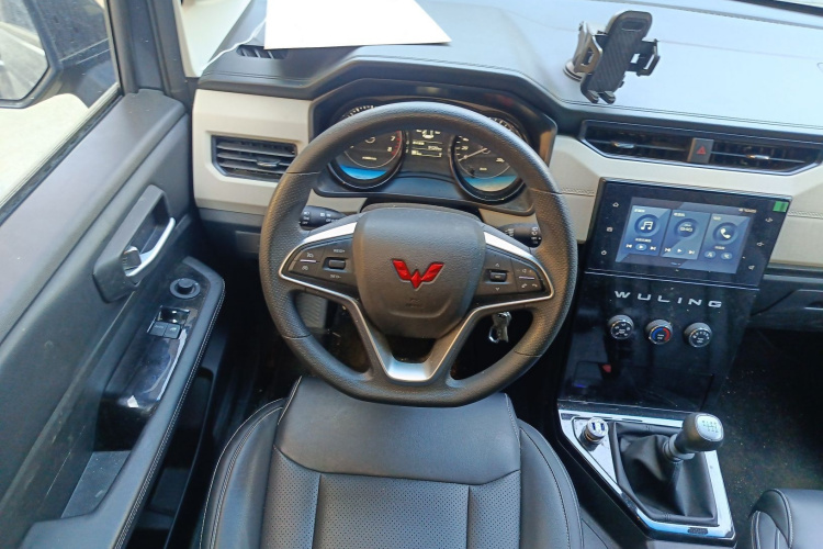 五菱汽车 五菱征程 2021款 1.5T 手动豪华型中控内饰13