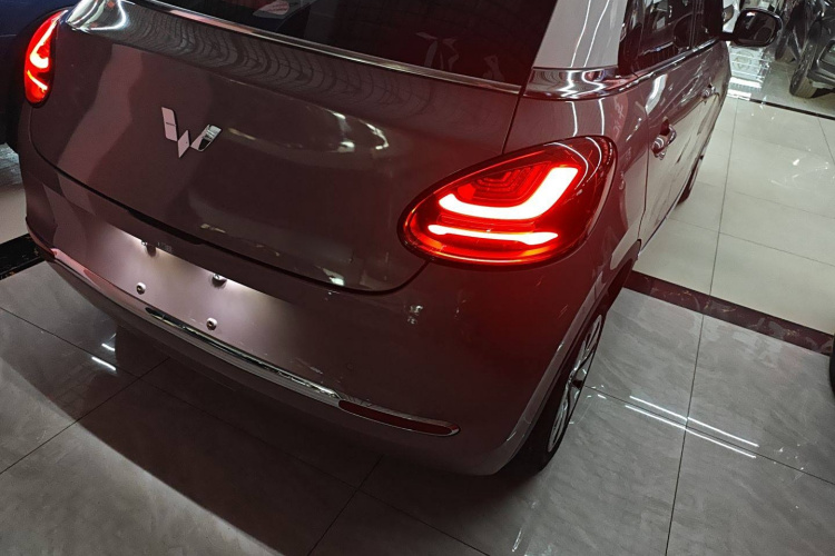 五菱汽车 五菱缤果 2023款 333km 灵犀互联款车身外观9