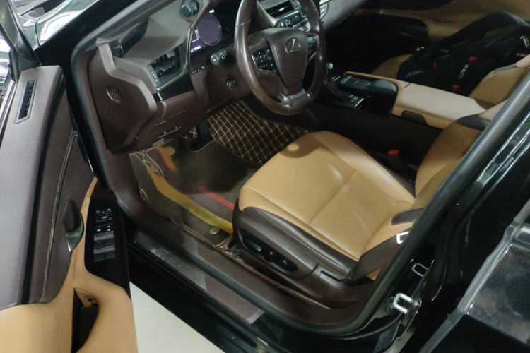 雷克萨斯ES 2020款 200 卓越版中控内饰7003