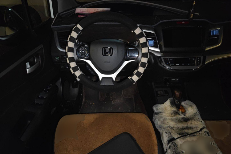 本田 杰德 2014款 1.8L 自动舒适精英版 5座中控内饰13