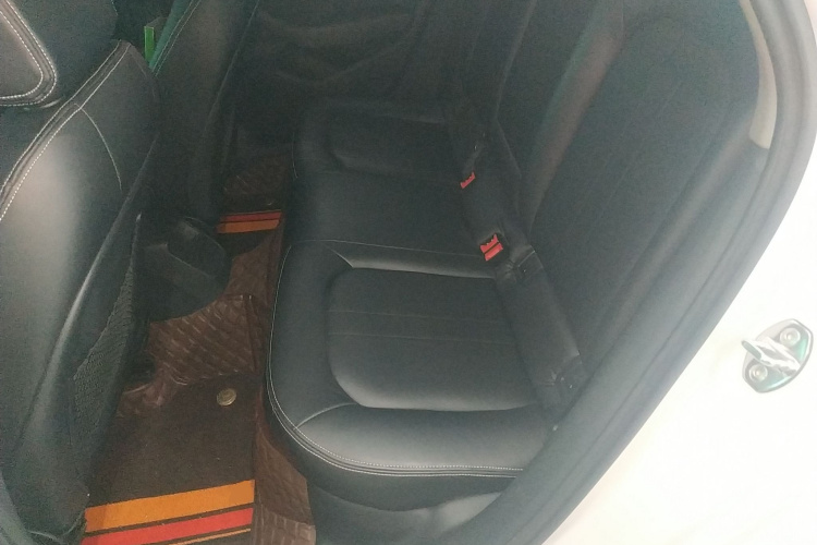 奥迪A3 2018款 30周年年型 Limousine 35 TFSI 进取型中控内饰21