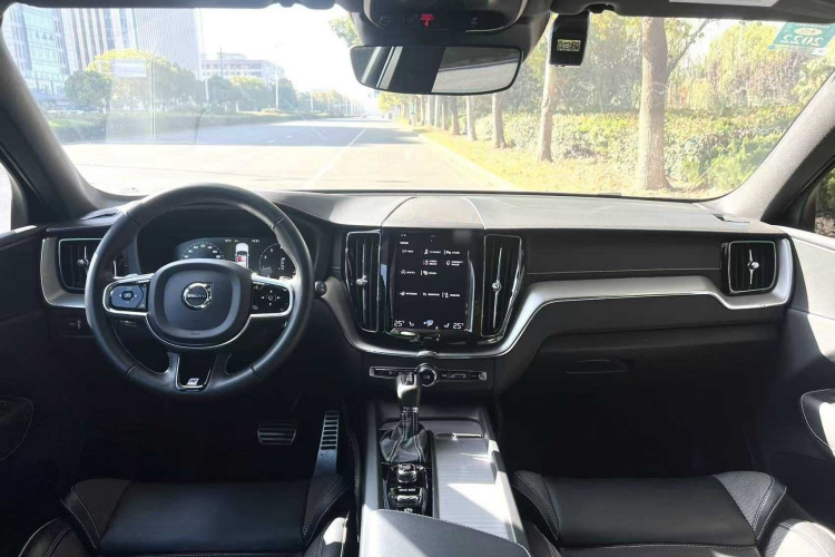 沃尔沃XC60 2020款 T5 四驱智远运动版中控内饰7003