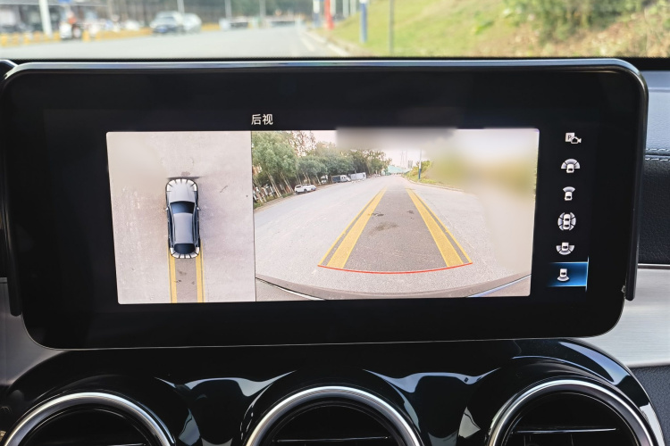 奔驰GLC轿跑 2022款 改款 GLC 260 4MATIC 轿跑SUV中控内饰7007