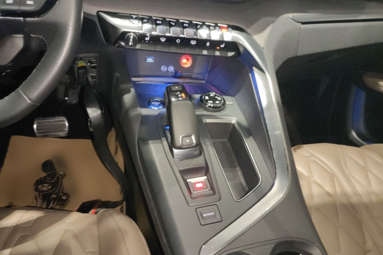 标致5008 2017款 380THP 7座豪华GT版局部细节18