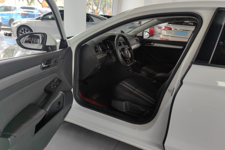 大众 凌渡 2018款 230TSI DSG风尚版中控内饰7003