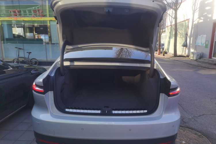 蔚来ET7 2022款 100kWh 首发版机舱底盘23