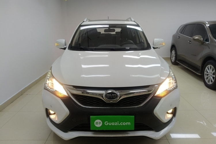 比亚迪 宋 2016款 2.0TID 自动豪华型车身外观2