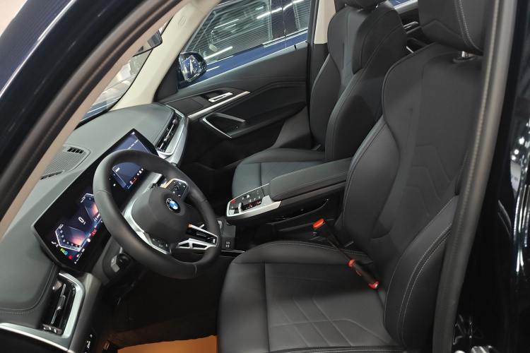 宝马X1 2023款 sDrive25Li M运动套装中控内饰19