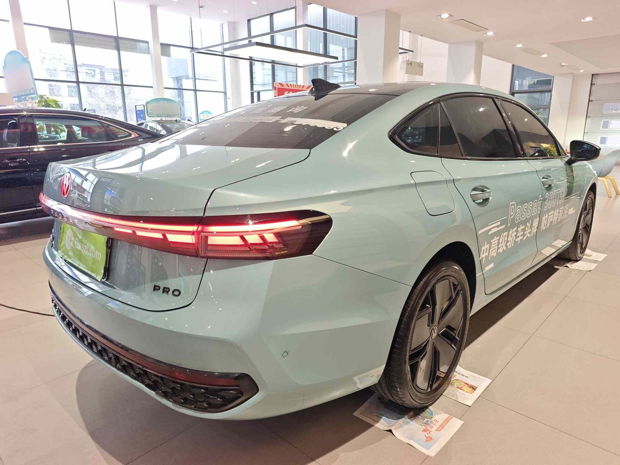 大众 帕萨特 2025款 Pro 380TSI 星空龙尊版(5)