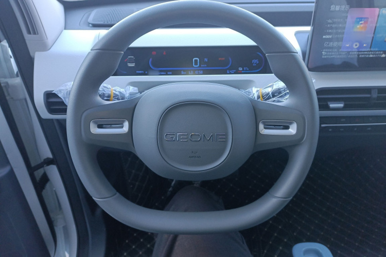 吉利银河 2024款 熊猫mini 200km 耐力熊中控内饰13