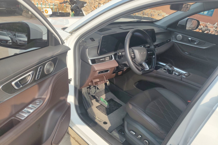 奇瑞 瑞虎8 PRO 2024款 冠军版 290T 两驱巅峰版 5座中控内饰7003