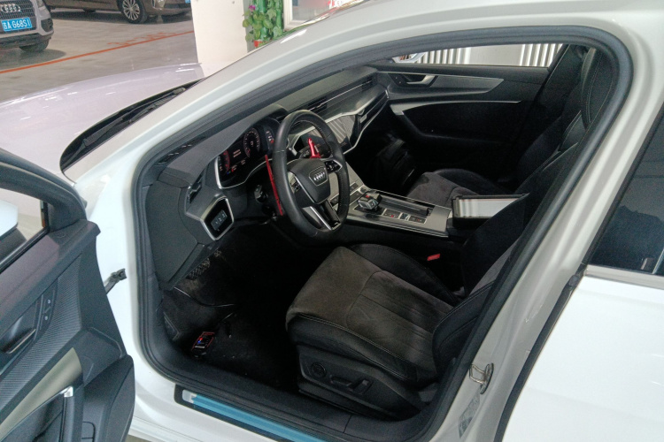 奥迪A6L 2019款 40 TFSI 豪华动感型中控内饰19