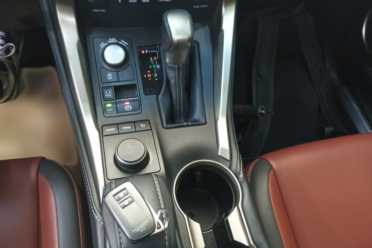 雷克萨斯NX 2015款 200t 全驱 锋尚版局部细节18