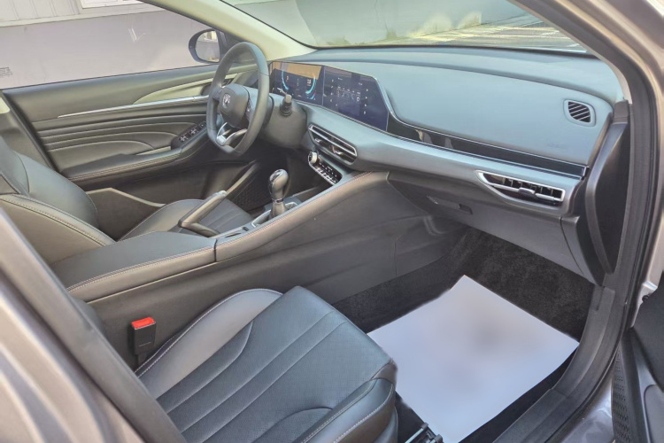 长安 逸动 2021款 PLUS 1.6L GDI 手动精英型中控内饰7003
