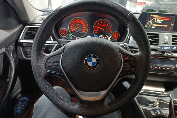 宝马3系 2017款 320Li M运动型局部细节13