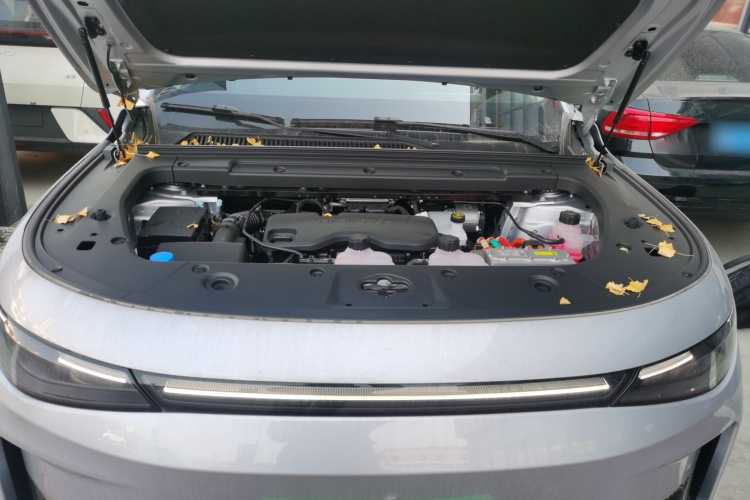 零跑汽车 零跑C16 2024款 增程 200激光雷达版机舱底盘24