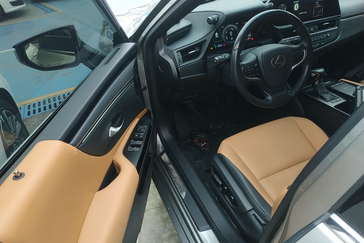 雷克萨斯ES 2021款 300h 卓越版中控内饰7003