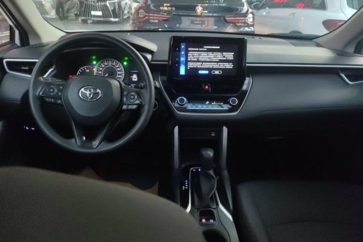 丰田 卡罗拉锐放 2022款 2.0L 精英版中控内饰12
