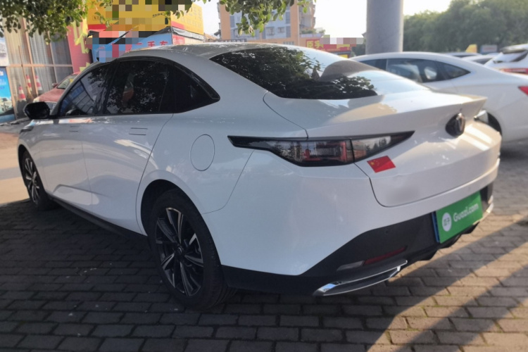 长安 逸动 2024款 1.5T GDI自动 尊贵型车身外观6003