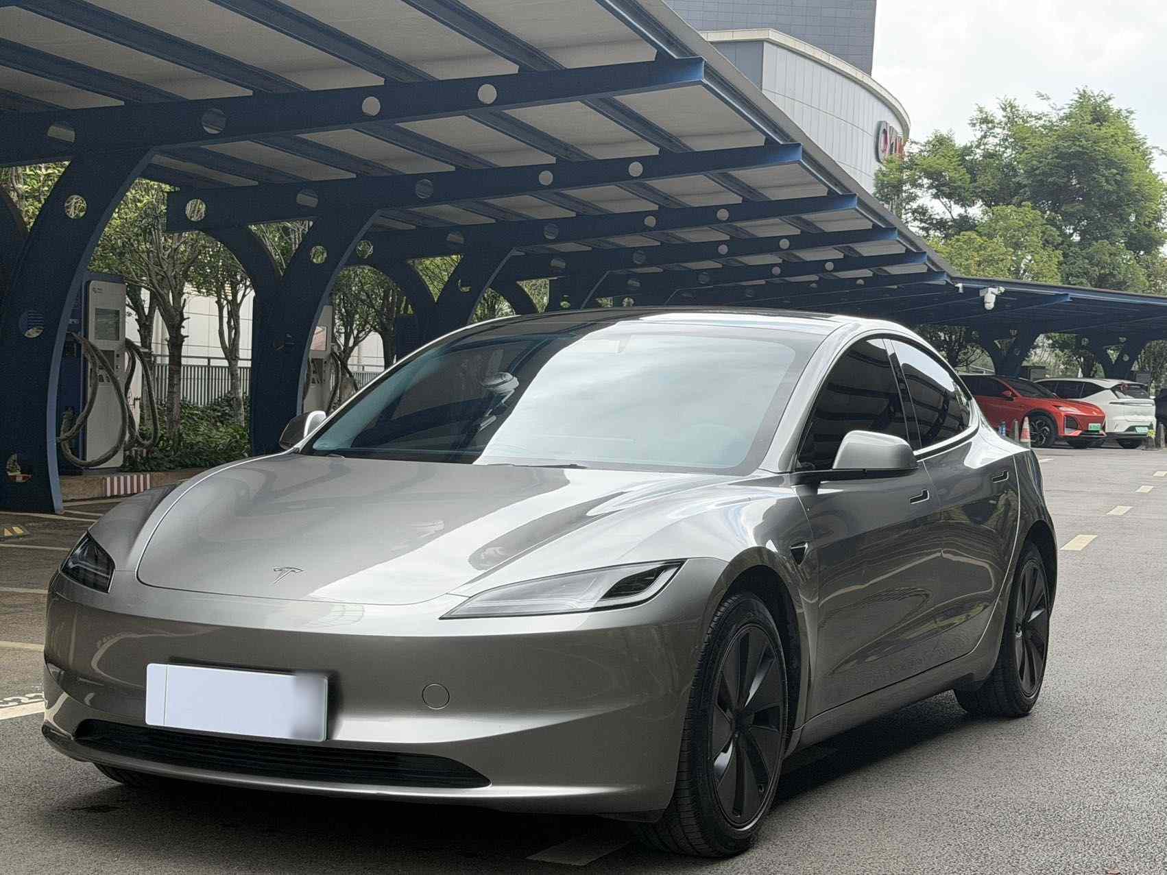 特斯拉 Model 3 2023款 后轮驱动版(1)