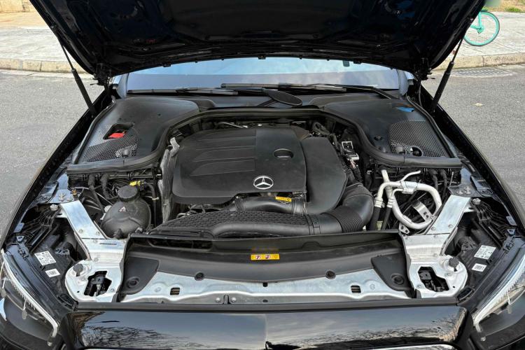 奔驰E级 2022款 改款三 E 300 L 运动豪华型局部细节24