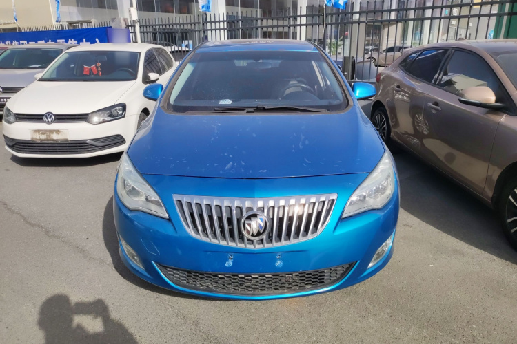 别克 英朗 2014款 XT 1.6L 自动时尚版车身外观2