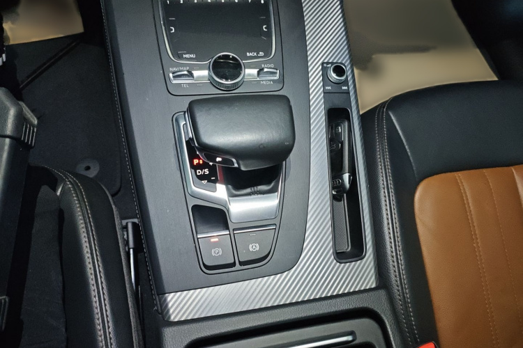 奥迪Q5L 2020款 45 TFSI 尊享时尚型局部细节18