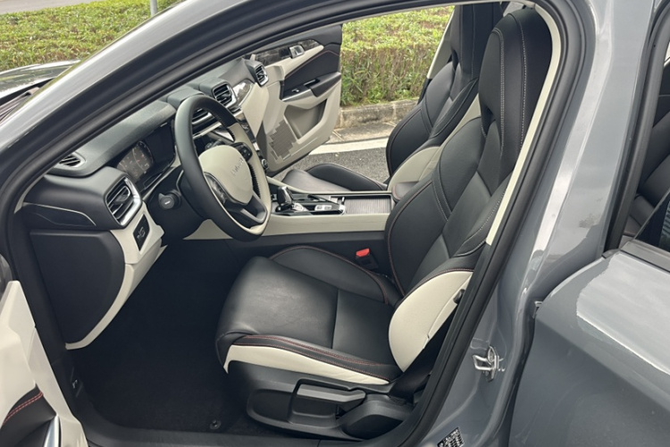 领克02 2019款 1.5T DCT两驱耀版 国VI中控内饰7004