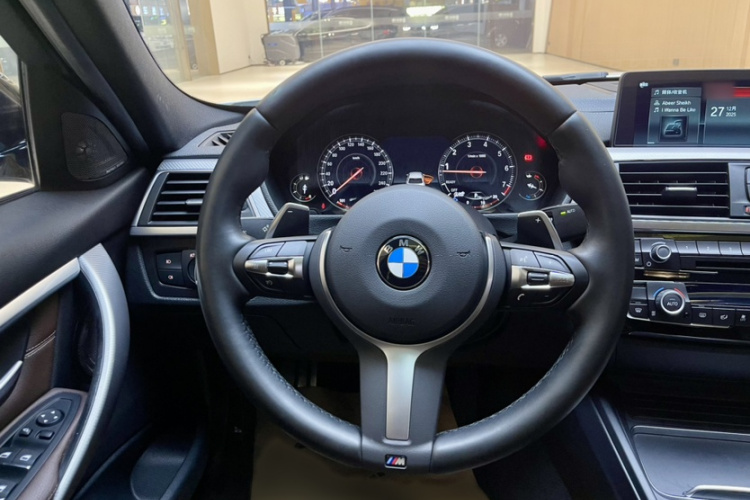 宝马3系 2019款 320i M运动曜夜版局部细节13