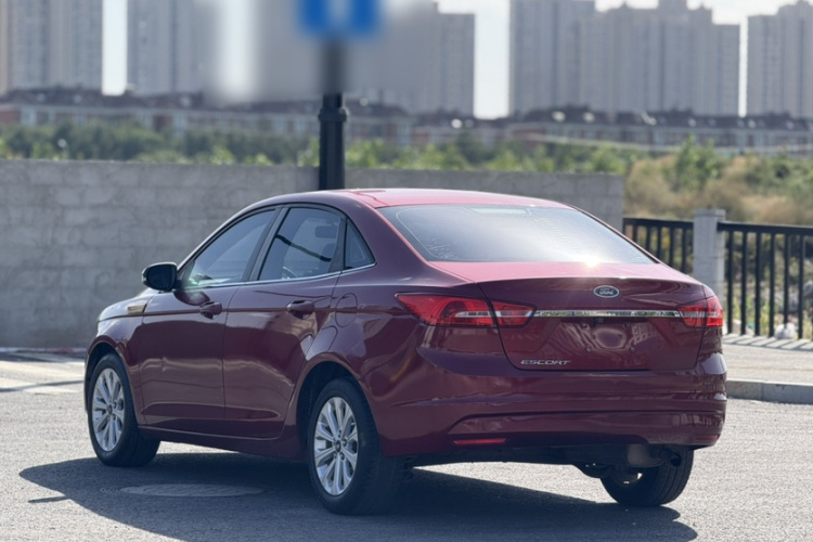 福特 福睿斯 2015款 1.5L 自动时尚型车身外观6004