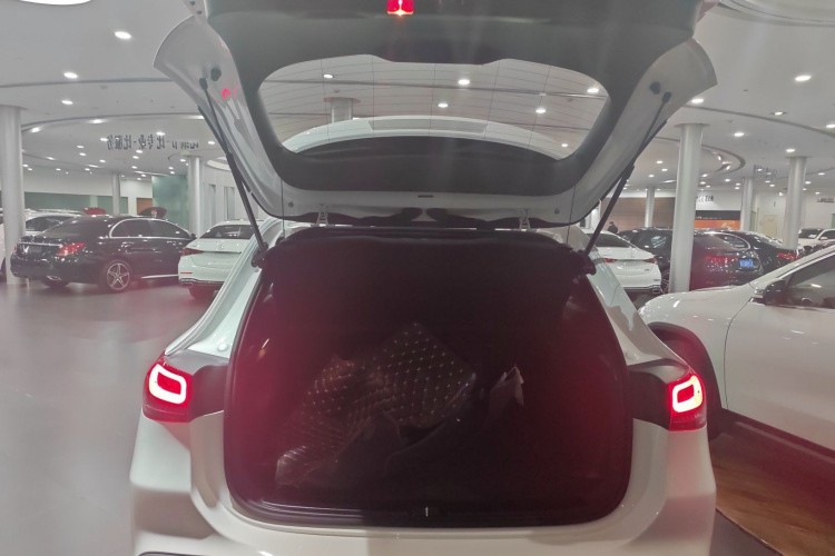 奔驰GLA 2023款 GLA 200机舱底盘23