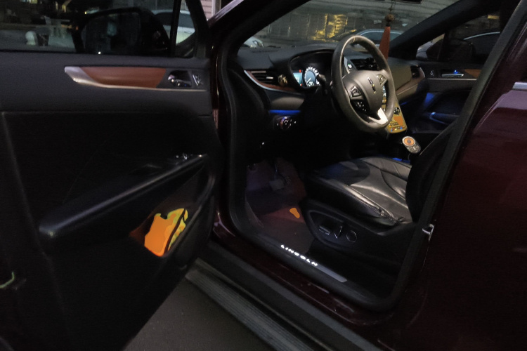 林肯MKC 2019款 2.0T 两驱尊雅版 国VI中控内饰20