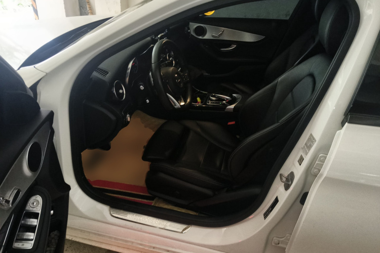 奔驰C级 2016款 C 200 运动版中控内饰19